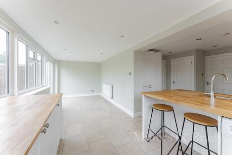 9 Bengeys Road, Necton, Swaffham, PE37 8LZ