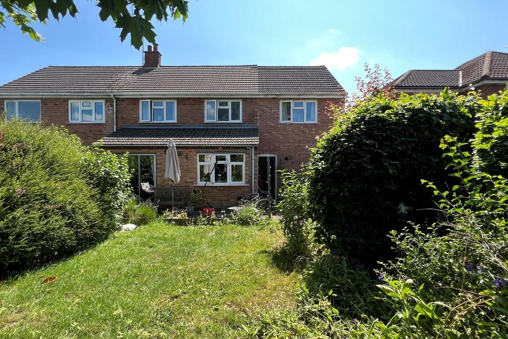Laycock Avenue, Melton Mowbray 4 bed semidetached house for sale £