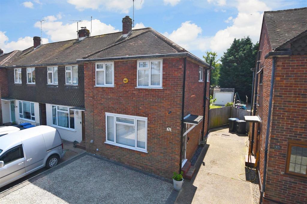 Cants Lane, Burgess Hill, West Sussex 3 bed end of terrace house £370,000