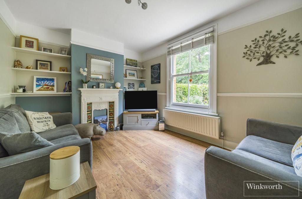 College Ride, Bagshot, Surrey, GU19 2 bed semidetached house £459,950