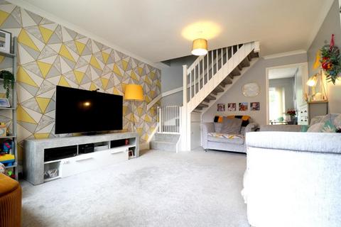 38 Elveden Close, Luton, LU2 7FF