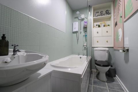 38 Elveden Close, Luton, LU2 7FF