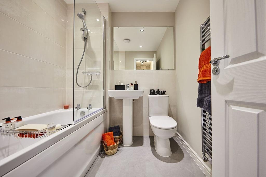Main bathroom