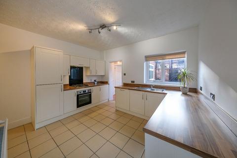2 bedroom terraced house to rent, Southern Street, Stockton Heath, Warrington