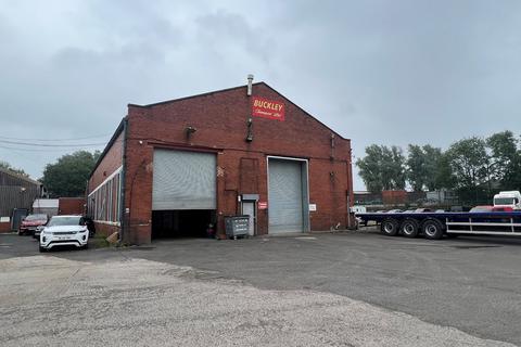 Industrial unit to rent, Higginshaw Lane, Oldham OL2