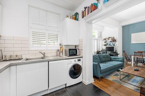 Flat A, 22 Rodway Road, Bromley, BR1 3JL