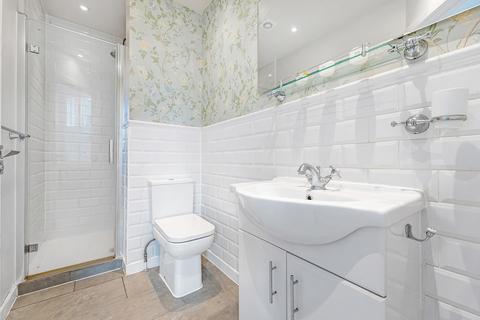 Flat A, 22 Rodway Road, Bromley, BR1 3JL