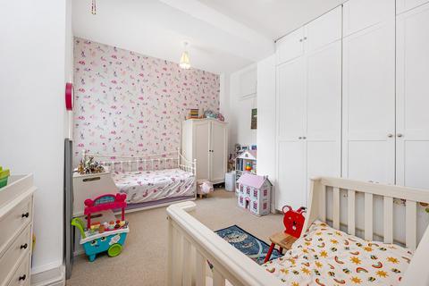 Flat A, 22 Rodway Road, Bromley, BR1 3JL