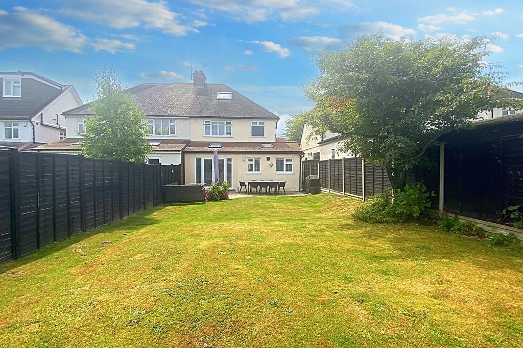 Third Avenue, Chelmsford CM1 3 bed semidetached house £600,000