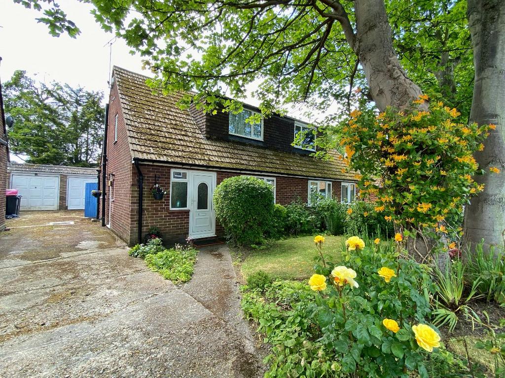 Albion Road, Broadstairs 2 bed semidetached house for sale £325,000