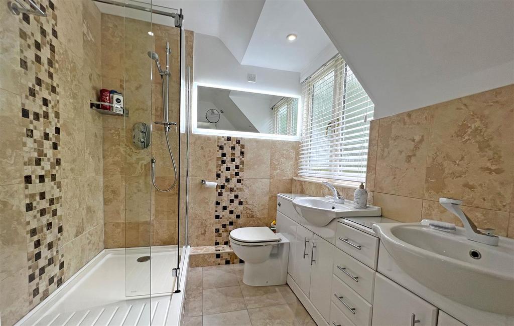 Master ensuite