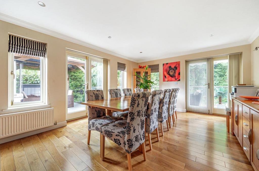 Dining / Living area of kitchen