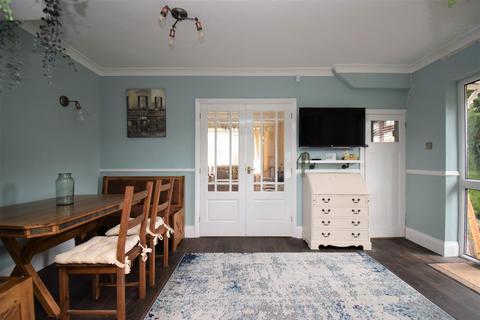 11 Acadia Grove, Hessle, HU13 0AL
