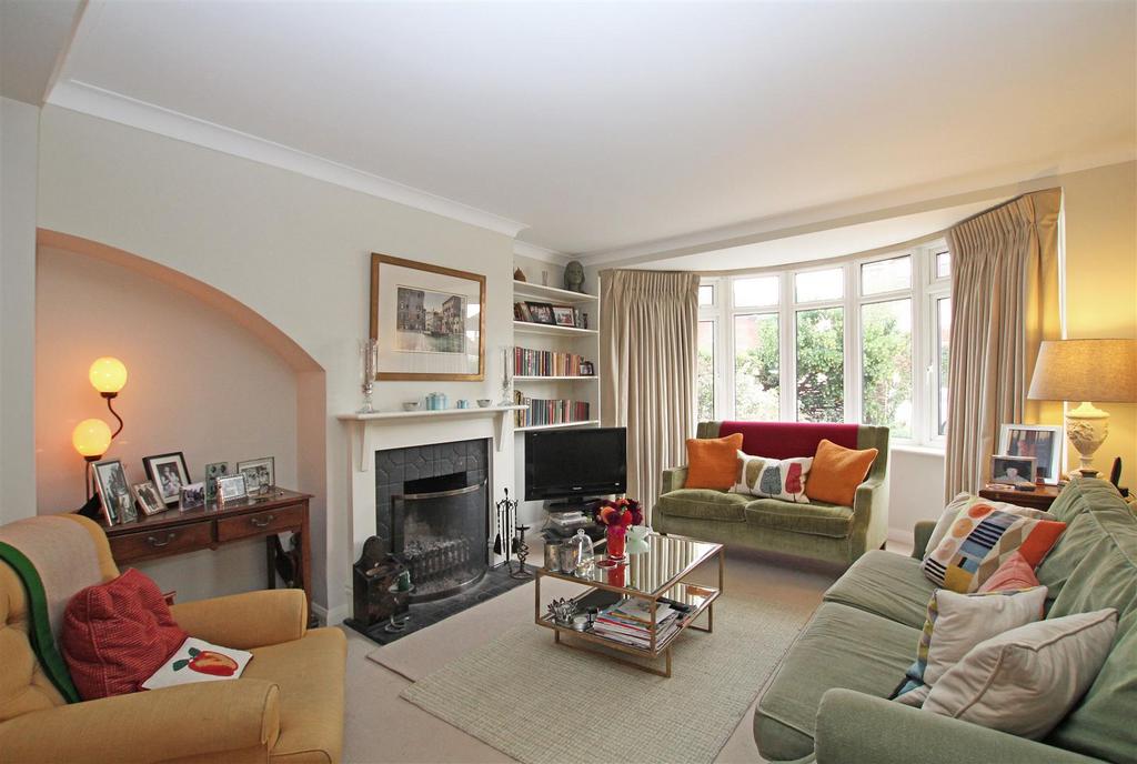 Willowbed Drive, Chichester 4 bed semidetached house £595,000