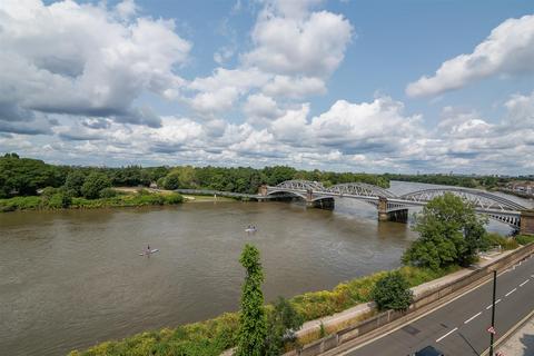 2 bedroom penthouse to rent, River House, Barnes