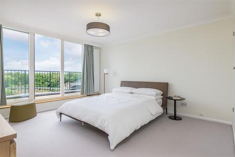2 bedroom penthouse to rent, River House, Barnes