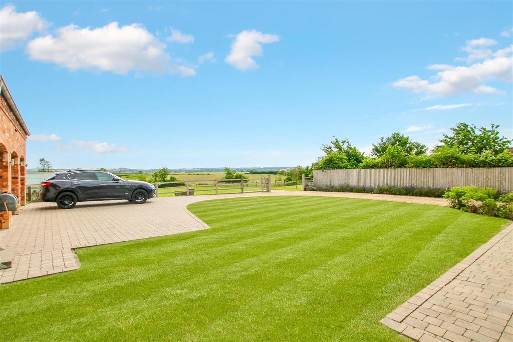 IMG 1929 Lines on lawn and blue skies.jpg
