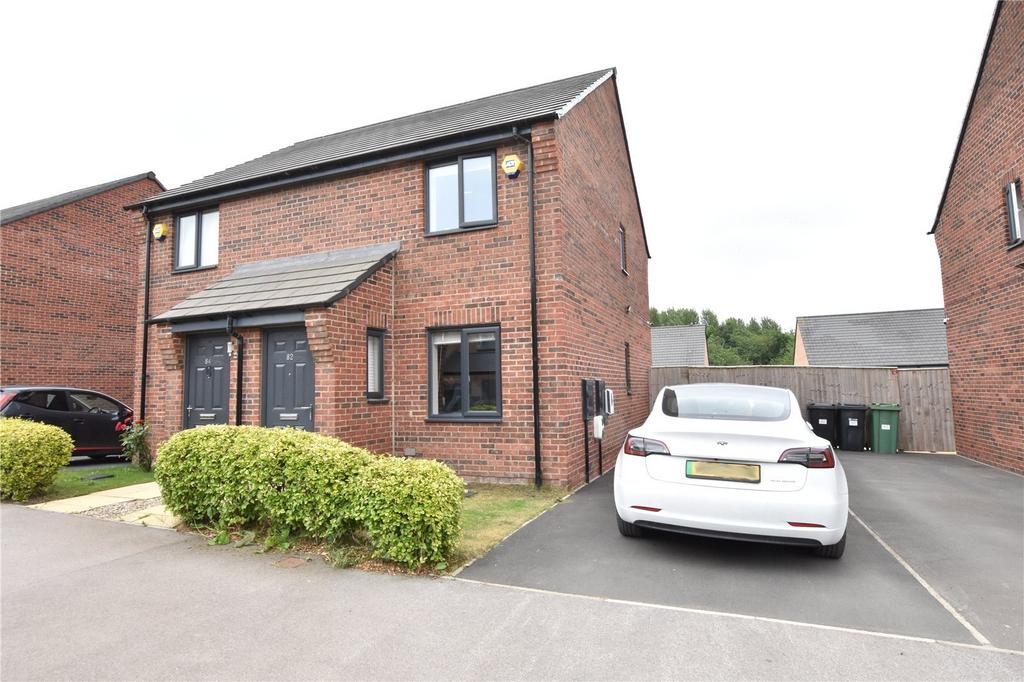 Magnolia Road, Seacroft, Leeds, West Yorkshire 2 bed semidetached