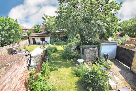 28 Bulstrode Gardens, Hounslow, TW3 3AJ