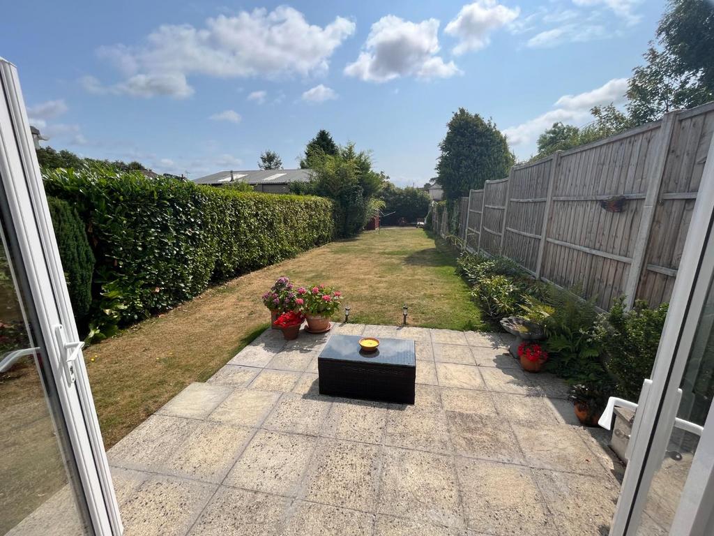 Uppleby Road, Poole 3 bed detached house £1,550 pcm (£358 pw)