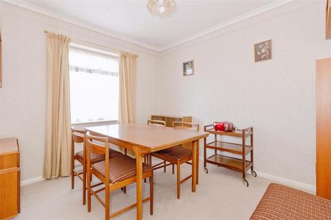 11 Ashfold Avenue, Worthing, BN14 0AP