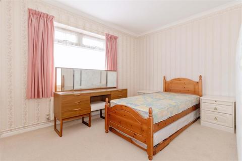 11 Ashfold Avenue, Worthing, BN14 0AP