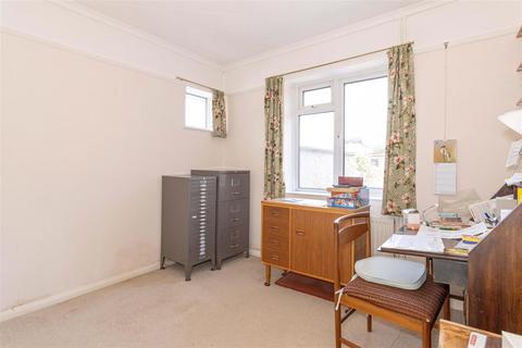 11 Ashfold Avenue, Worthing, BN14 0AP