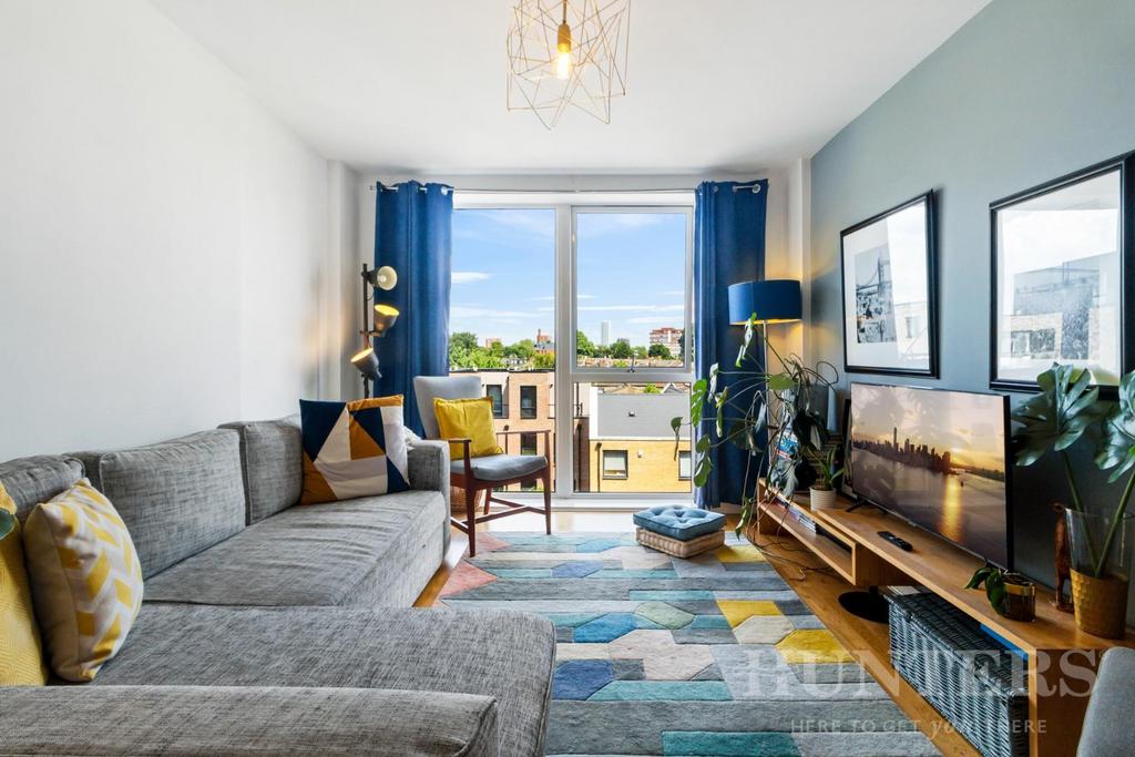 Flat 19, Birdsmouth Court N15 4 FW-3.jpg