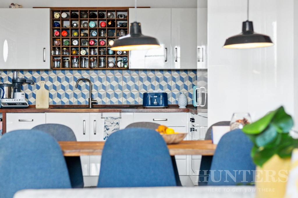 Flat 19, Birdsmouth Court N15 4 FW-11.jpg