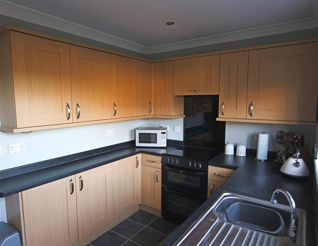 22 The Chase, Norton, Malton, YO17 9AS 2 bed semidetached bungalow to