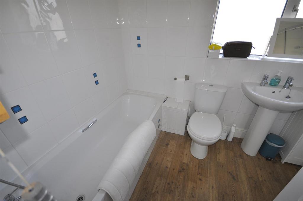 Hillfield St Marks Cheltenham 3 bed house £1,200 pcm (£277 pw)