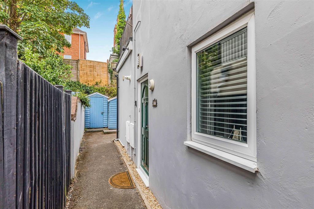 Flat 1, 25 Studland Road , Alum Chine-Small-Portic