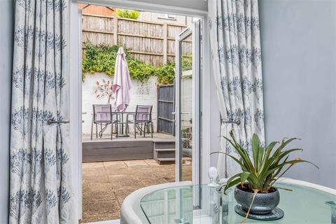 Flat 1, 25 Studland Road, Bournemouth, BH4 8HZ