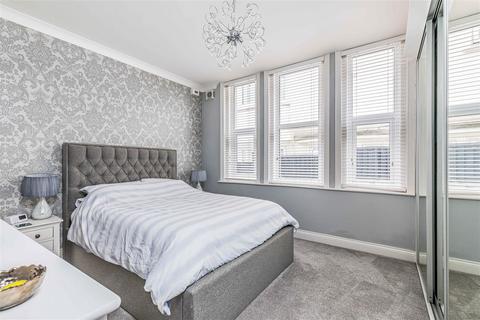Flat 1, 25 Studland Road, Bournemouth, BH4 8HZ