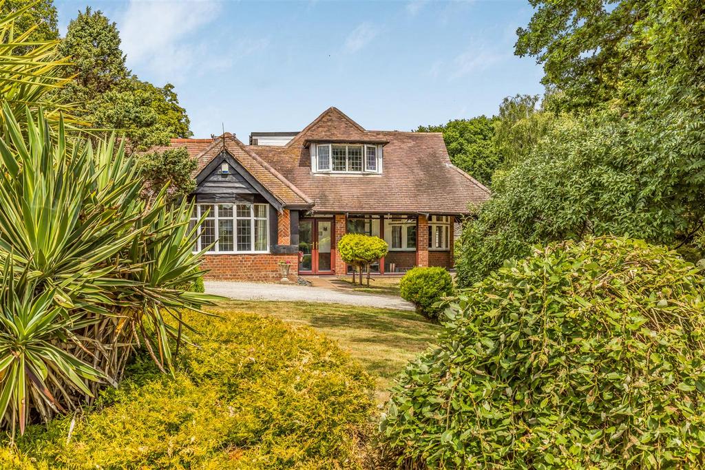 Magna Road, Bournemouth 4 bed detached house £695,000