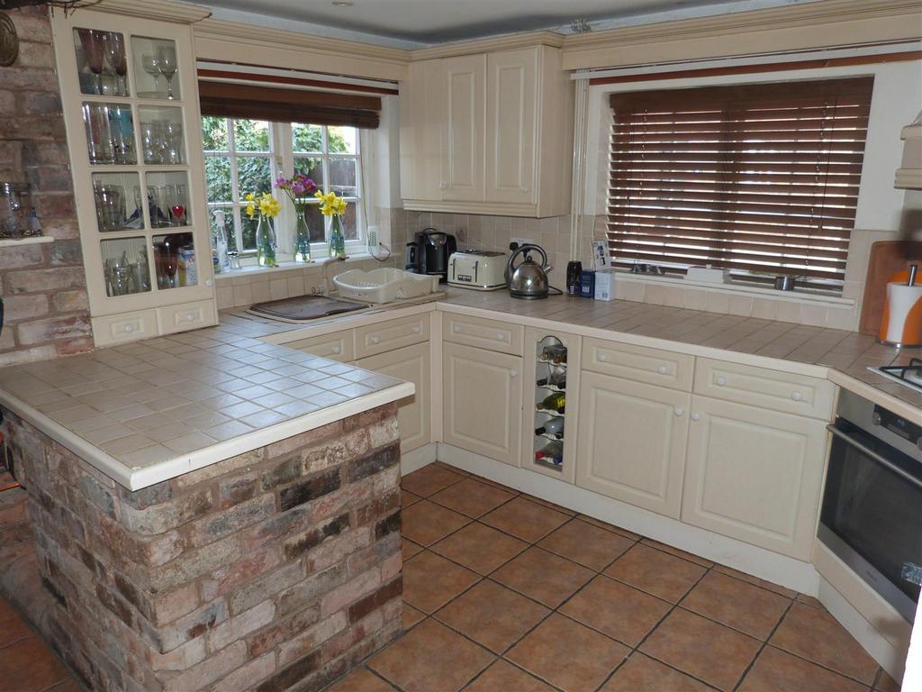 Melton Road, Rearsby 3 bed cottage for sale £325,000