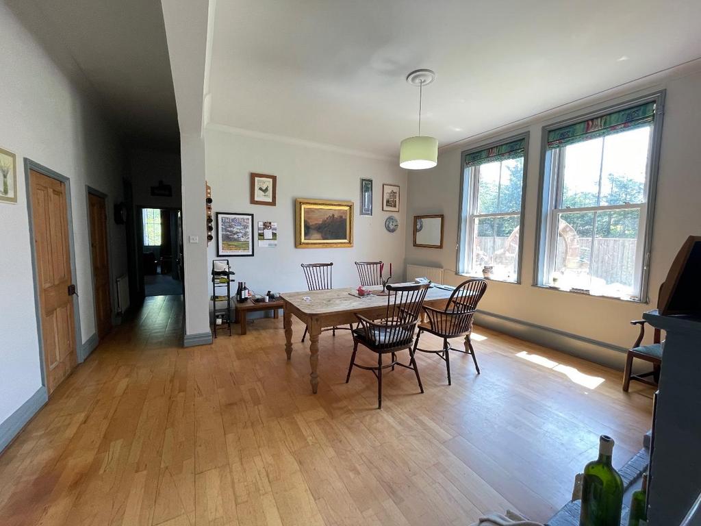 Breakfast/family room