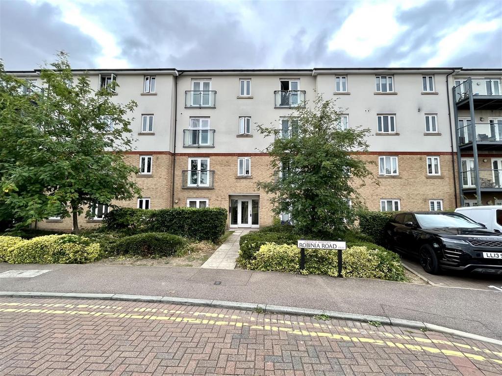 Sorbus Road, Broxbourne 2 bed flat £1,450 pcm (£335 pw)
