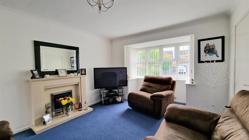 Avon Way, Hilton, Derby 4 bed detached house £350,000