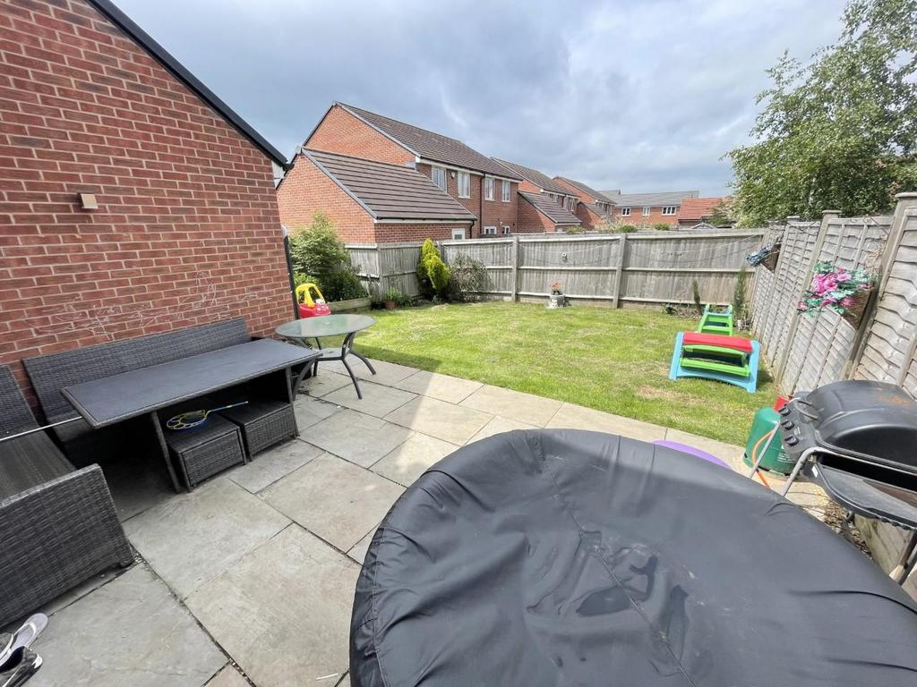 Pevensey Place, Kingsway, Gloucester 3 bed townhouse £270,000