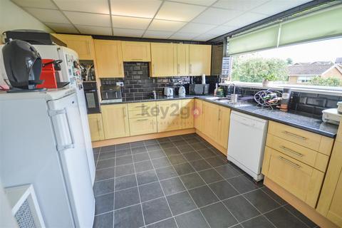 11 Camdale View, Ridgeway, Sheffield, S12 3XQ