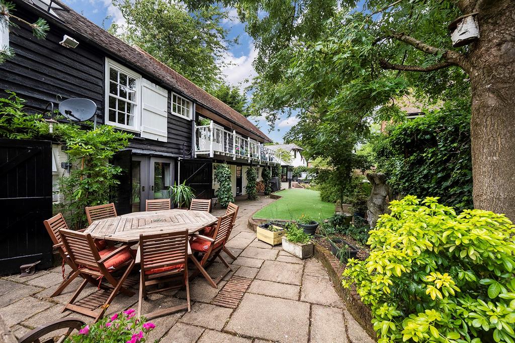 High Street, WESTERHAM, Brasted, TN16 3 bed barn conversion for sale