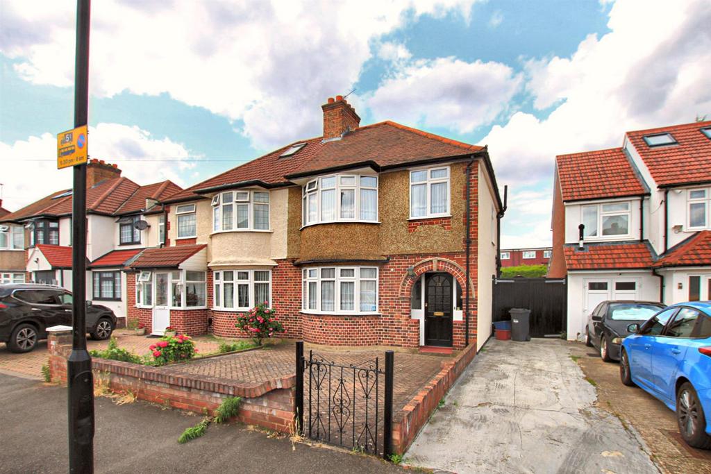 Eton Avenue, Heston TW5 3 bed semidetached house for sale £625,000