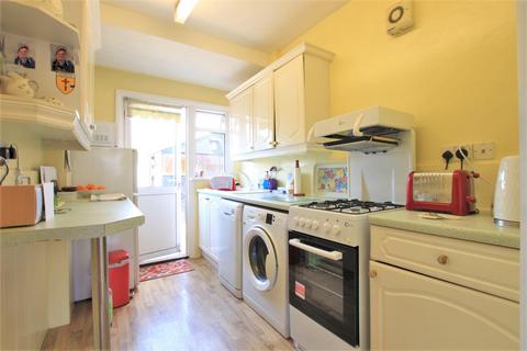 25 Eton Avenue, Hounslow, TW5 0HB