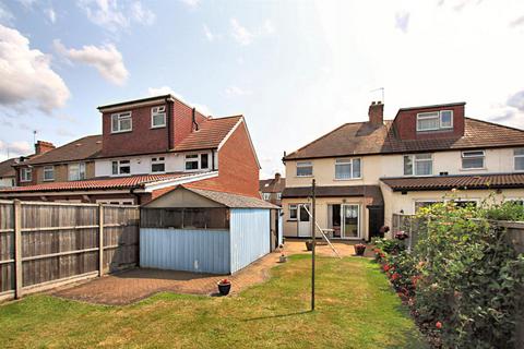 25 Eton Avenue, Hounslow, TW5 0HB