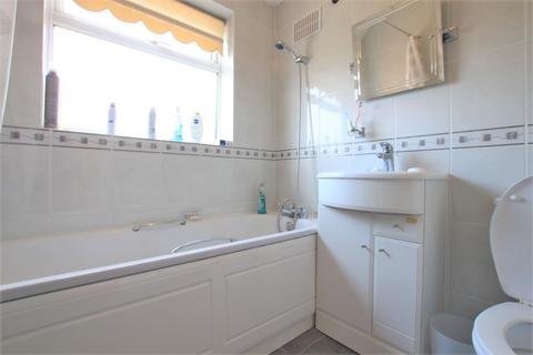 25 Eton Avenue, Hounslow, TW5 0HB