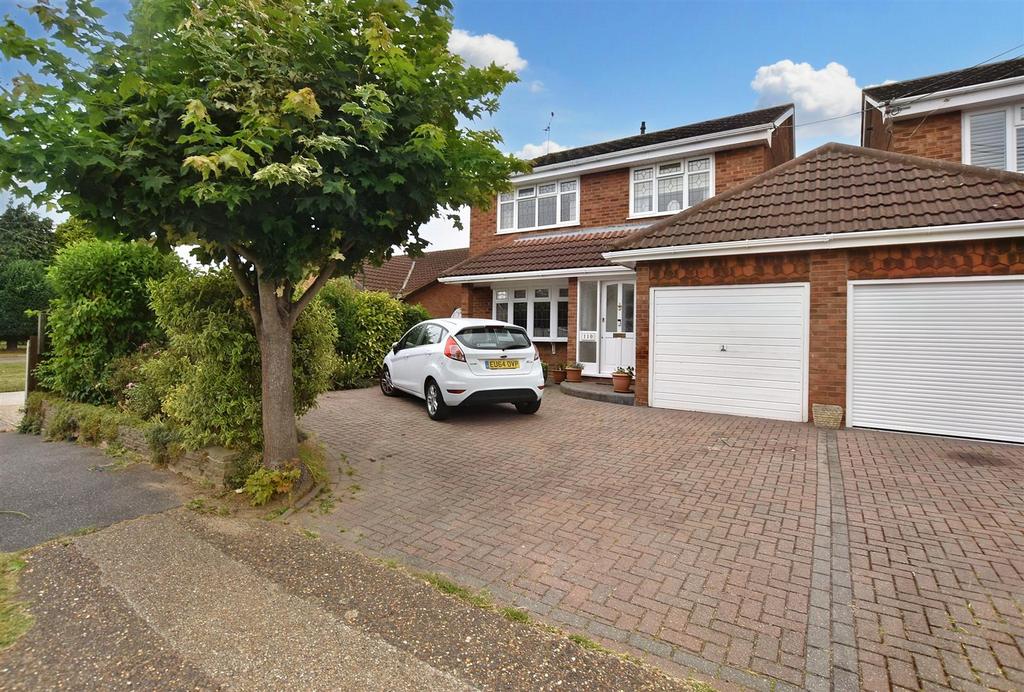 Church Parade, Canvey Island SS8 4 bed detached house £425,000