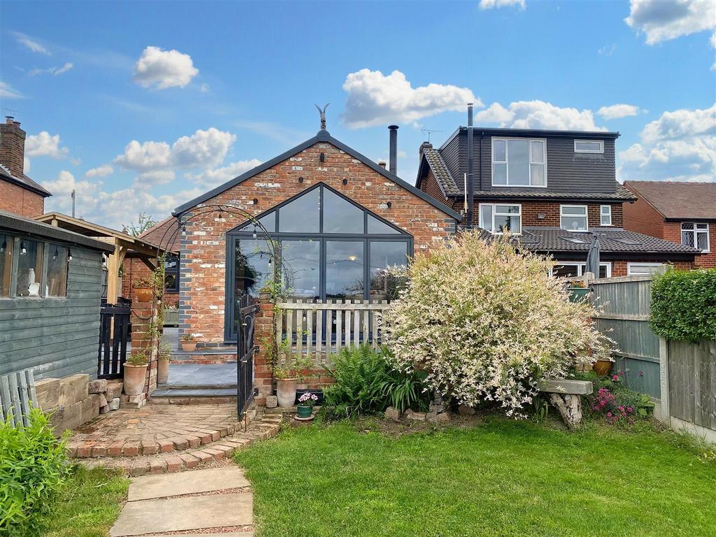 High Lane East, West Hallam 3 bed detached bungalow for sale £435,000
