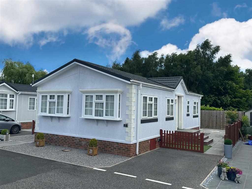 Sheriff Hutton Road, Strensall 2 bed park home for sale £160,000