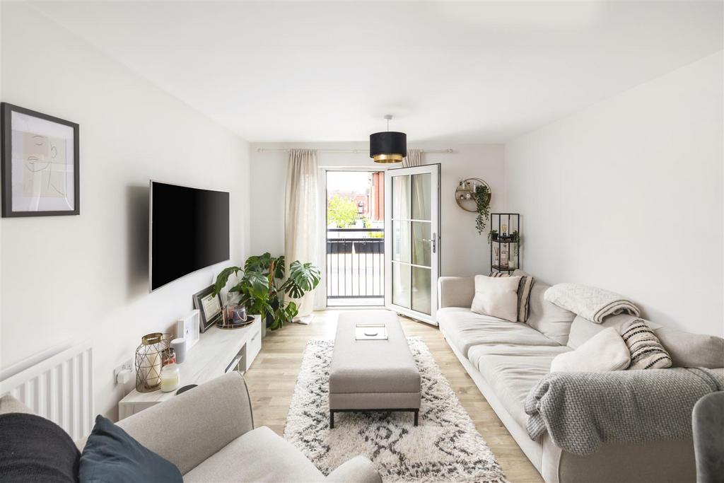 ber Street, Horley 2 bed house for sale £300,000